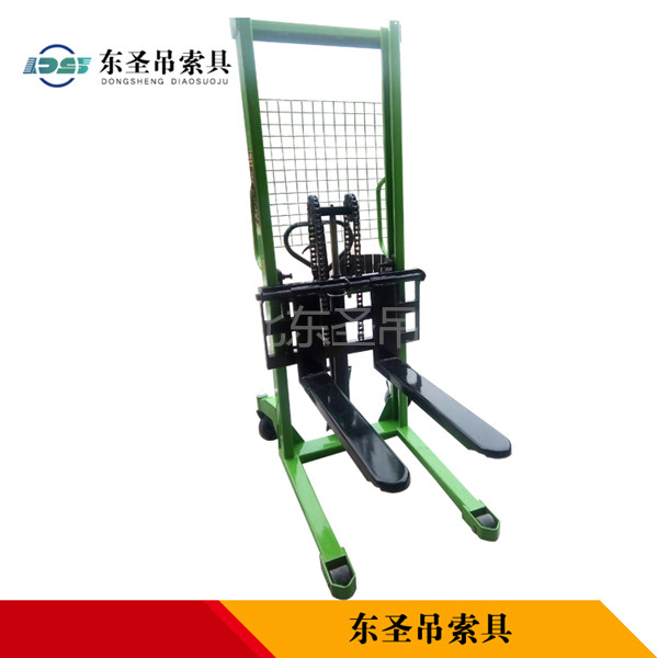 手動(dòng)輕型液壓堆高車(chē)產(chǎn)品展示--河北東圣吊索具制造有限公司